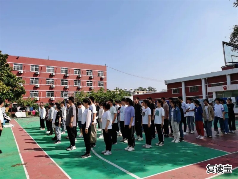 高三复读机构一年需要多少钱