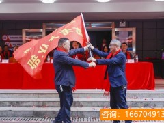 师大二附中复读班位置 昂贵“名校”为何说关就关——云南美华国际高中停课事件调查