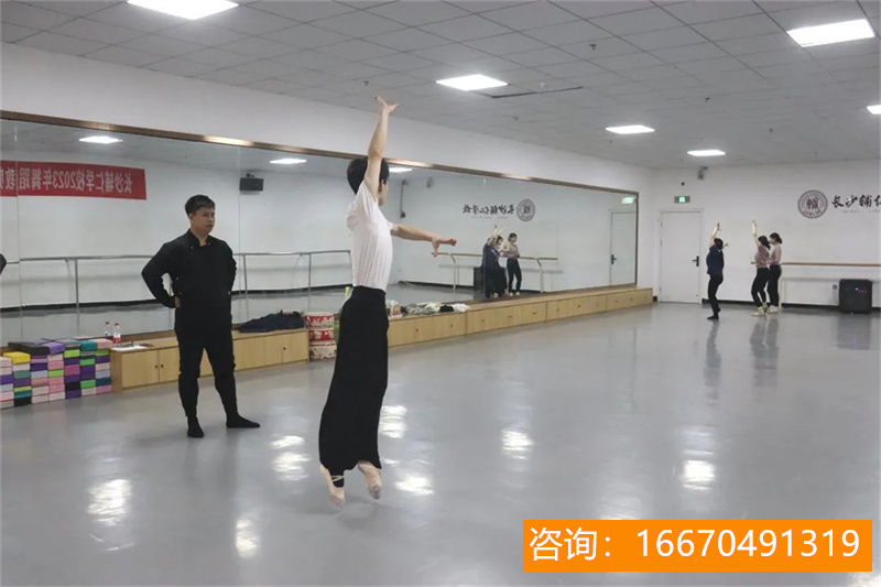 师大二附中复读美术班收费 美术生文化课350-450分，如何选择院校？