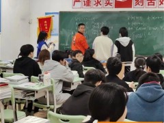 湖南师大二附中复读班招生 “后高考时代”哪些途径可圆大学梦